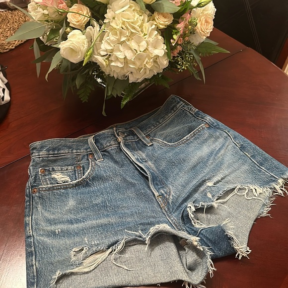 Levi’s 501 cut off shorts - Picture 5 of 7